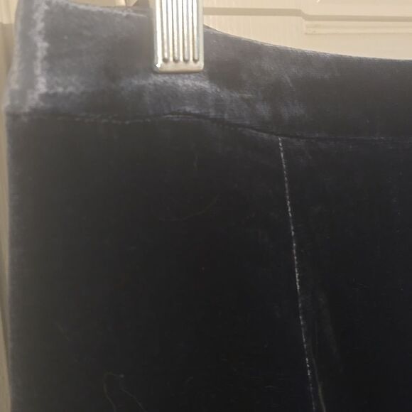 Elegant Boden Blue Velvet Skirt - Picture 2 of 7